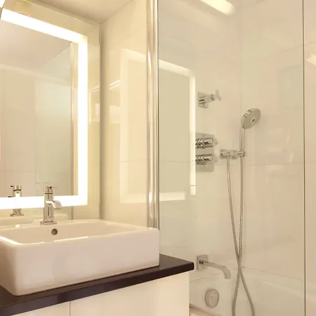 Western Bretagne Montparnasse 4*