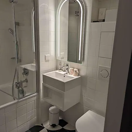 Hotel Western Bretagne Montparnasse 4*