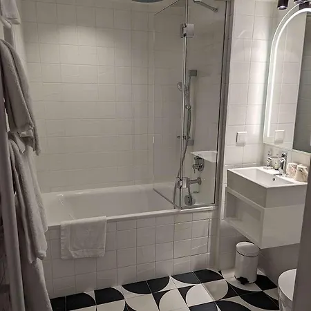 Hotel Western Bretagne Montparnasse 4*