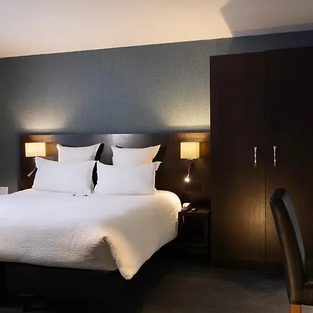 Western Bretagne Montparnasse Hotel