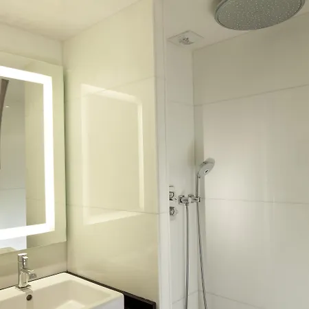 ベストウエスタン ブルターニュ モンパルナス ホテル