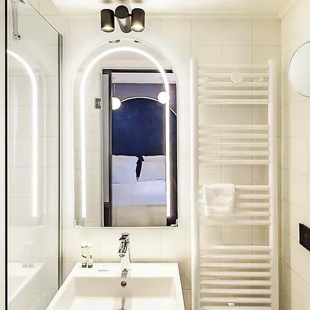 ホテル ベストウエスタン ブルターニュ モンパルナス パリ