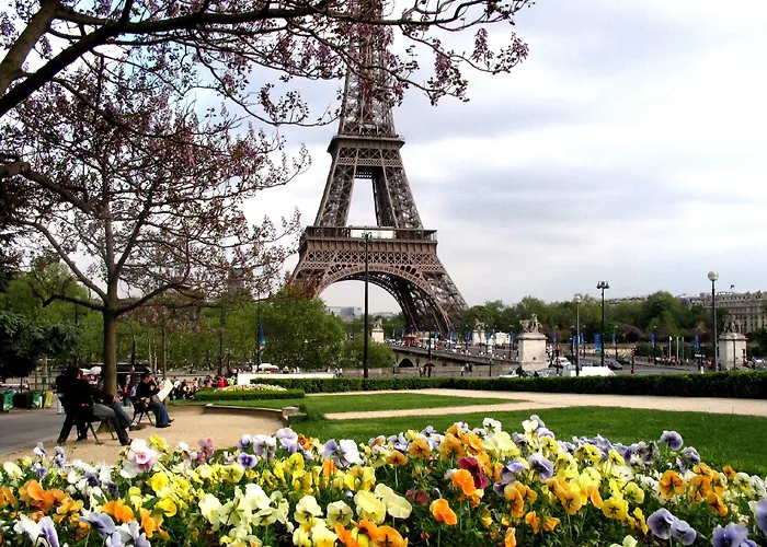 Western Bretagne Montparnasse Hotel