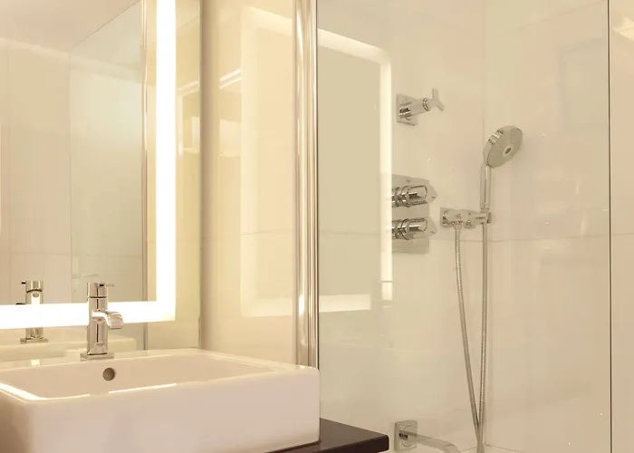 Western Bretagne Montparnasse 4*