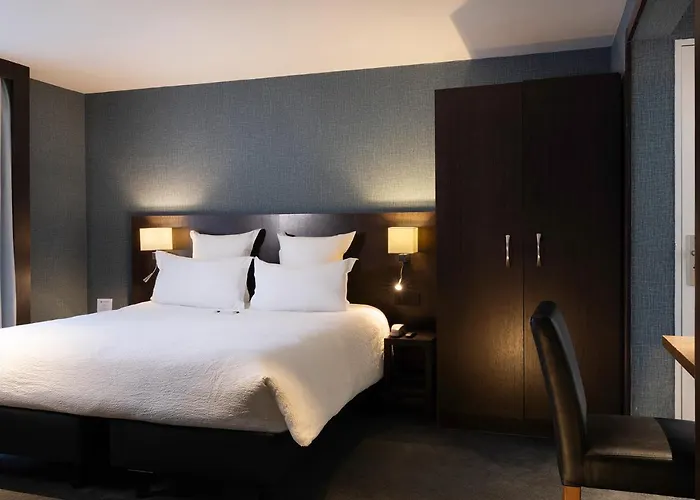 Western Bretagne Montparnasse Hotel