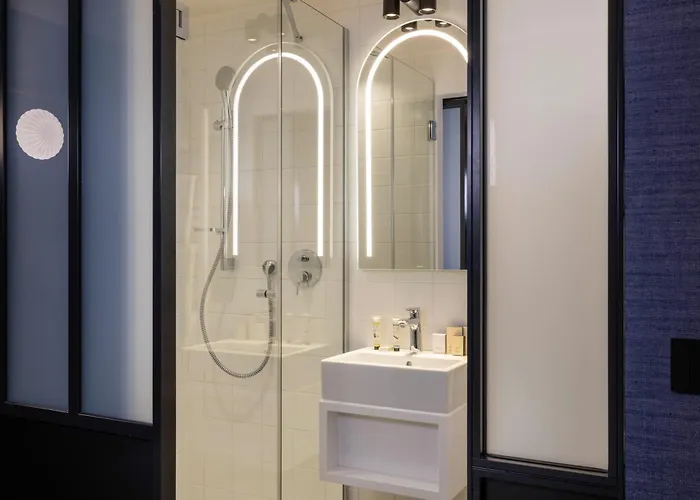 Best Western Plus Bretagne Montparnasse Hotel 4*